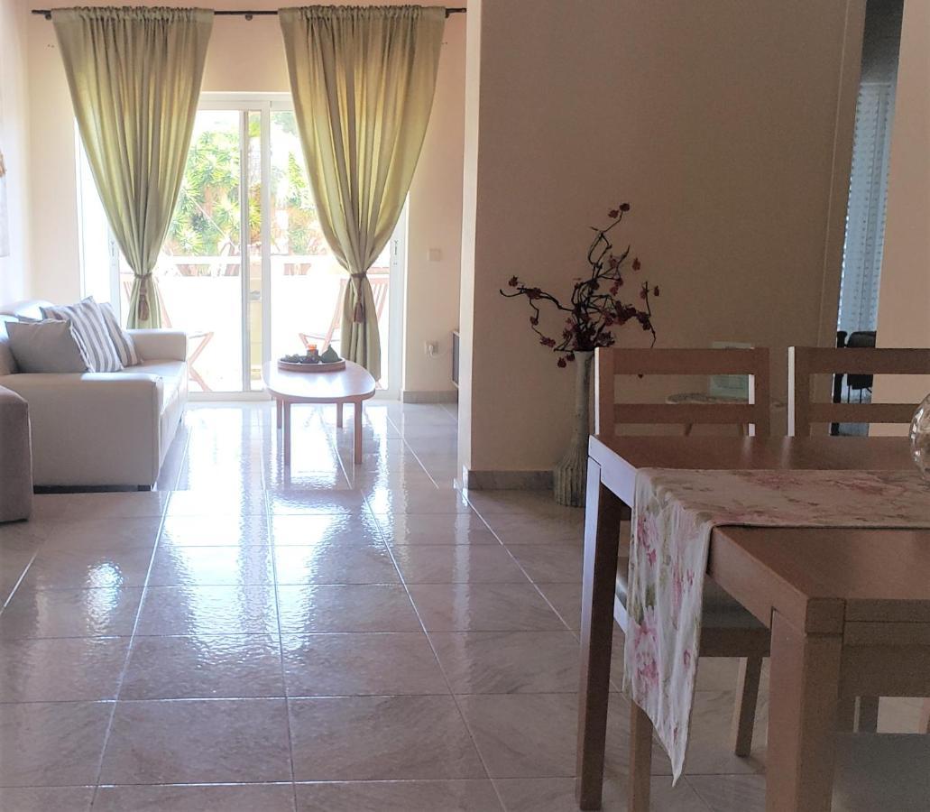 Malibu Studios & Apartments لاسي المظهر الخارجي الصورة