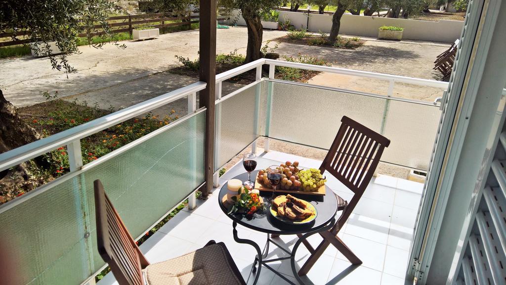 Malibu Studios & Apartments لاسي المظهر الخارجي الصورة